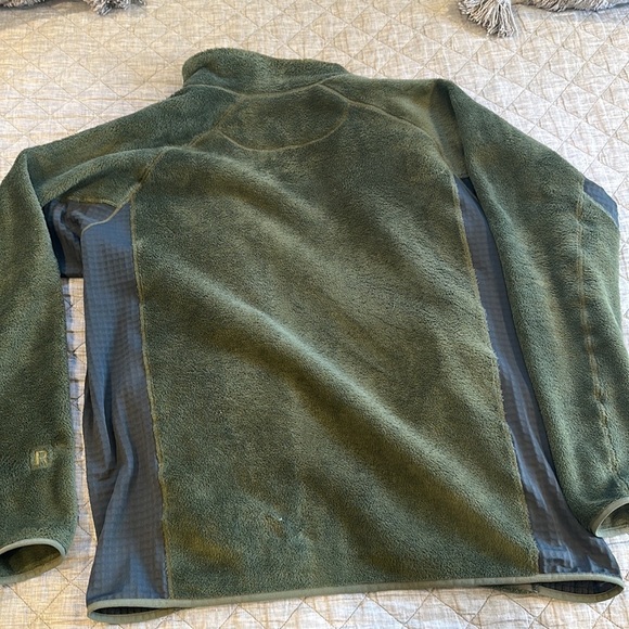 Patagonia Men's R2® Forest Green Full Zip Fleece Jacket Size XL - Picture 3 of 6